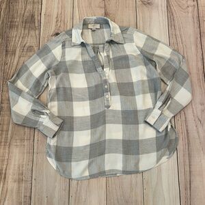 LOFT women Gray and White Plaid long sleeve Shirt/size XXSP